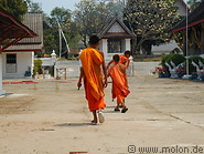 01 Novice monks