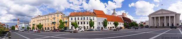 06 Town hall square